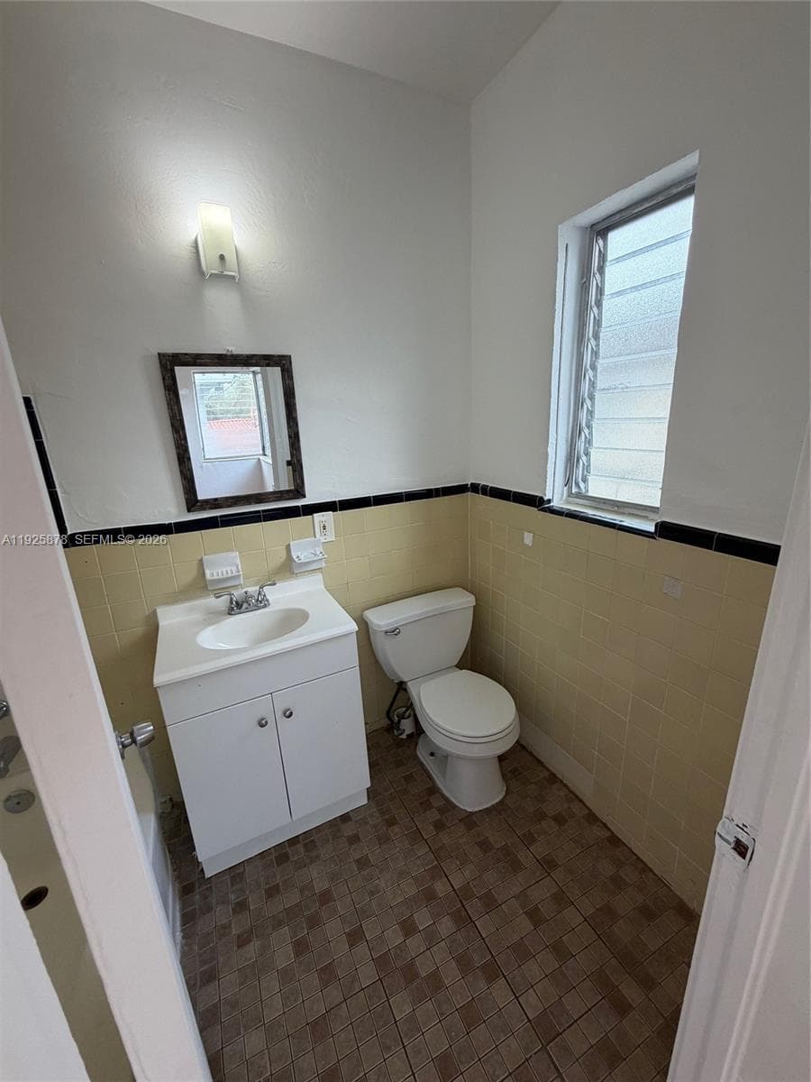 945 Bay Dr · #7 in Miami Beach - Photo 8