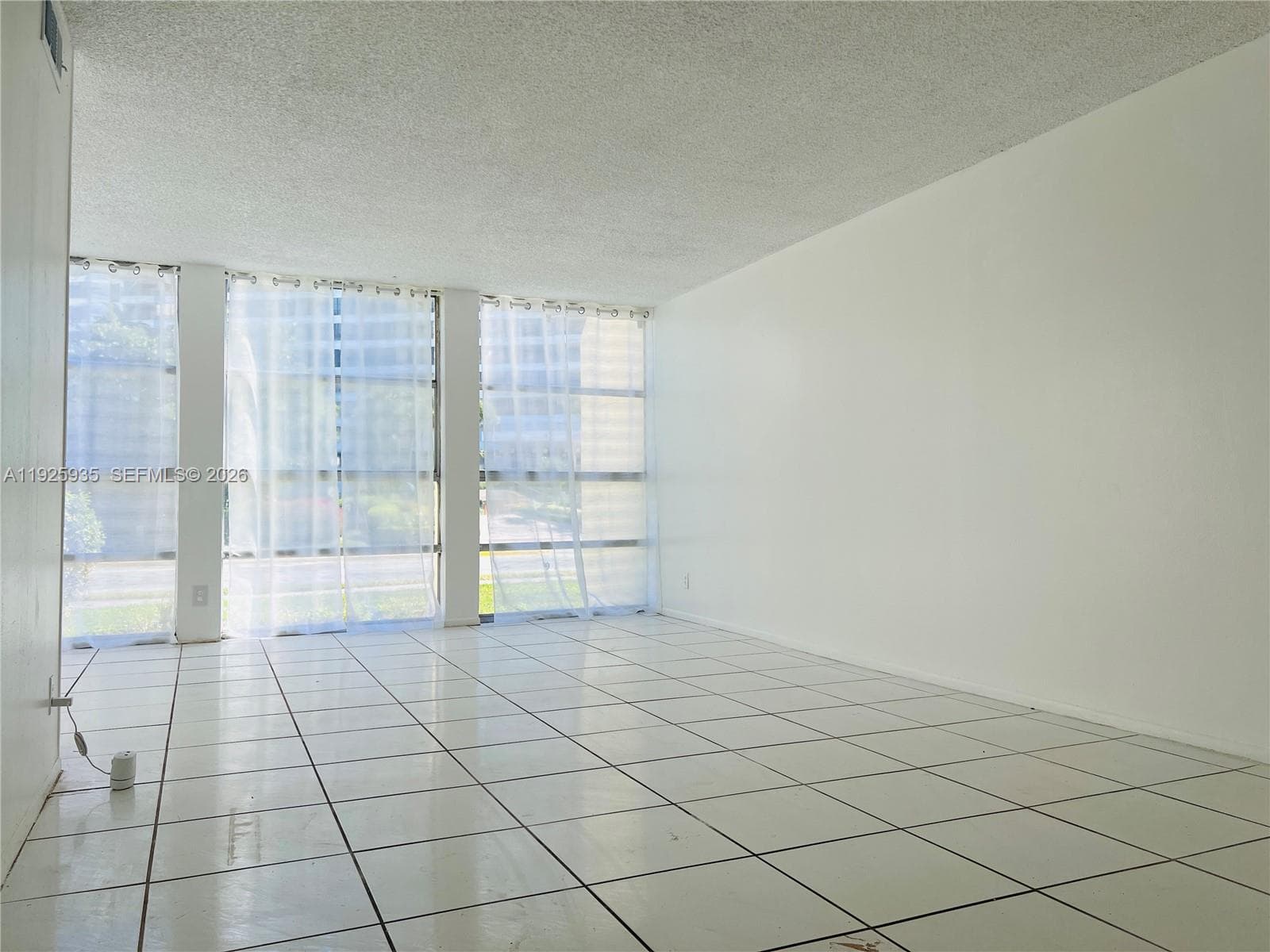 Desoto South · #119 in Hallandale Beach - Photo 11