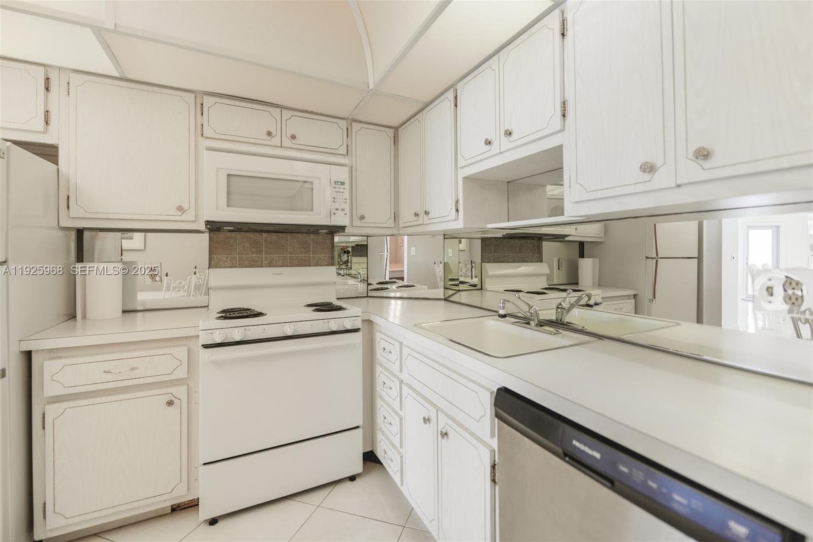 HEMISPHERES CONDO · #5Q in Hallandale Beach - Photo 15