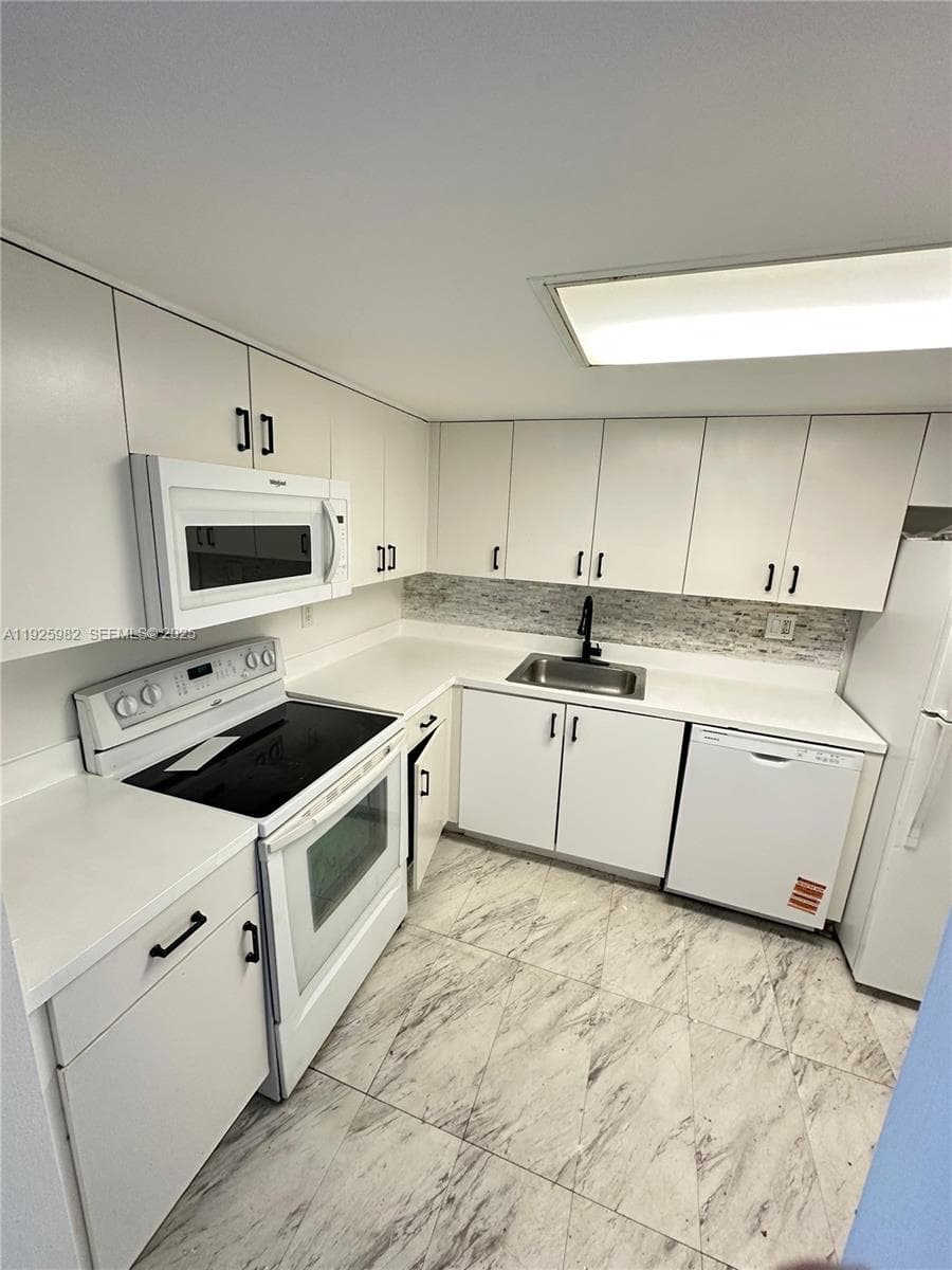 Parc Central Aventura Eas · #1415 in Aventura - Photo 2