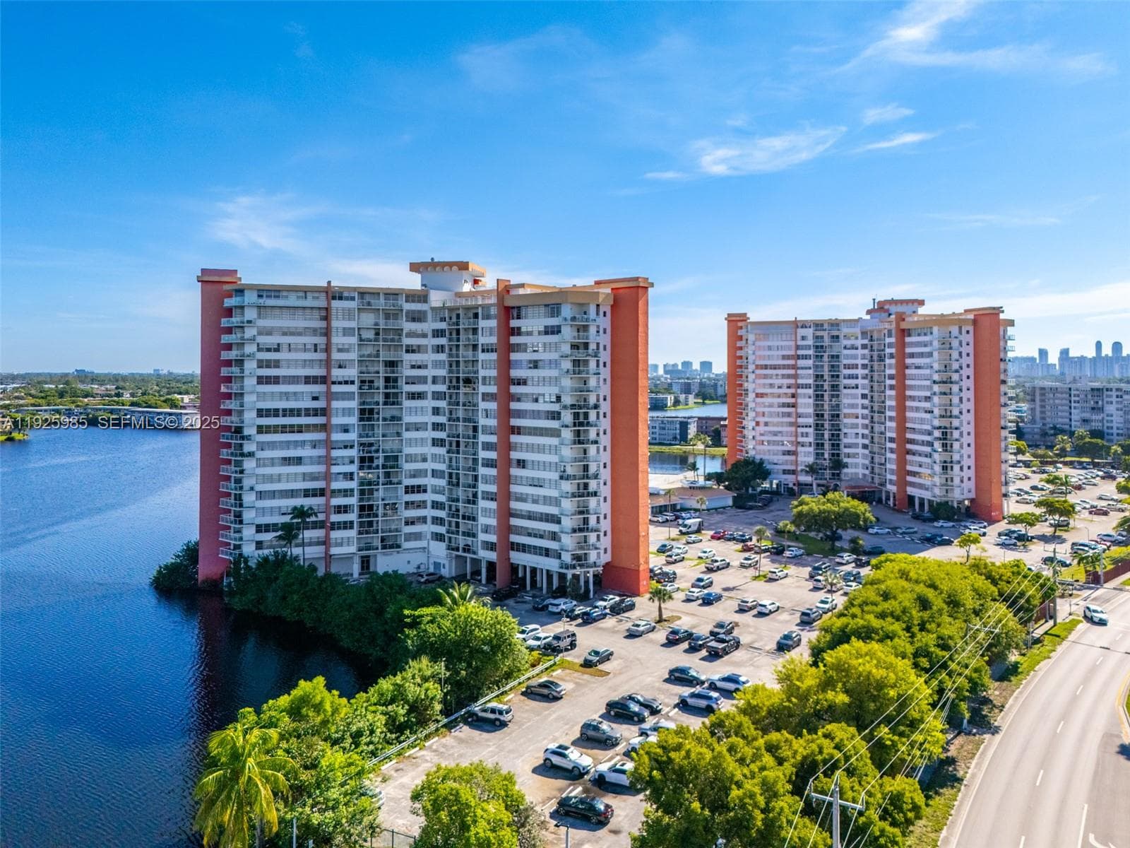 BUCKLEY TOWERS CONDO · #1523W in Miami - Photo 3