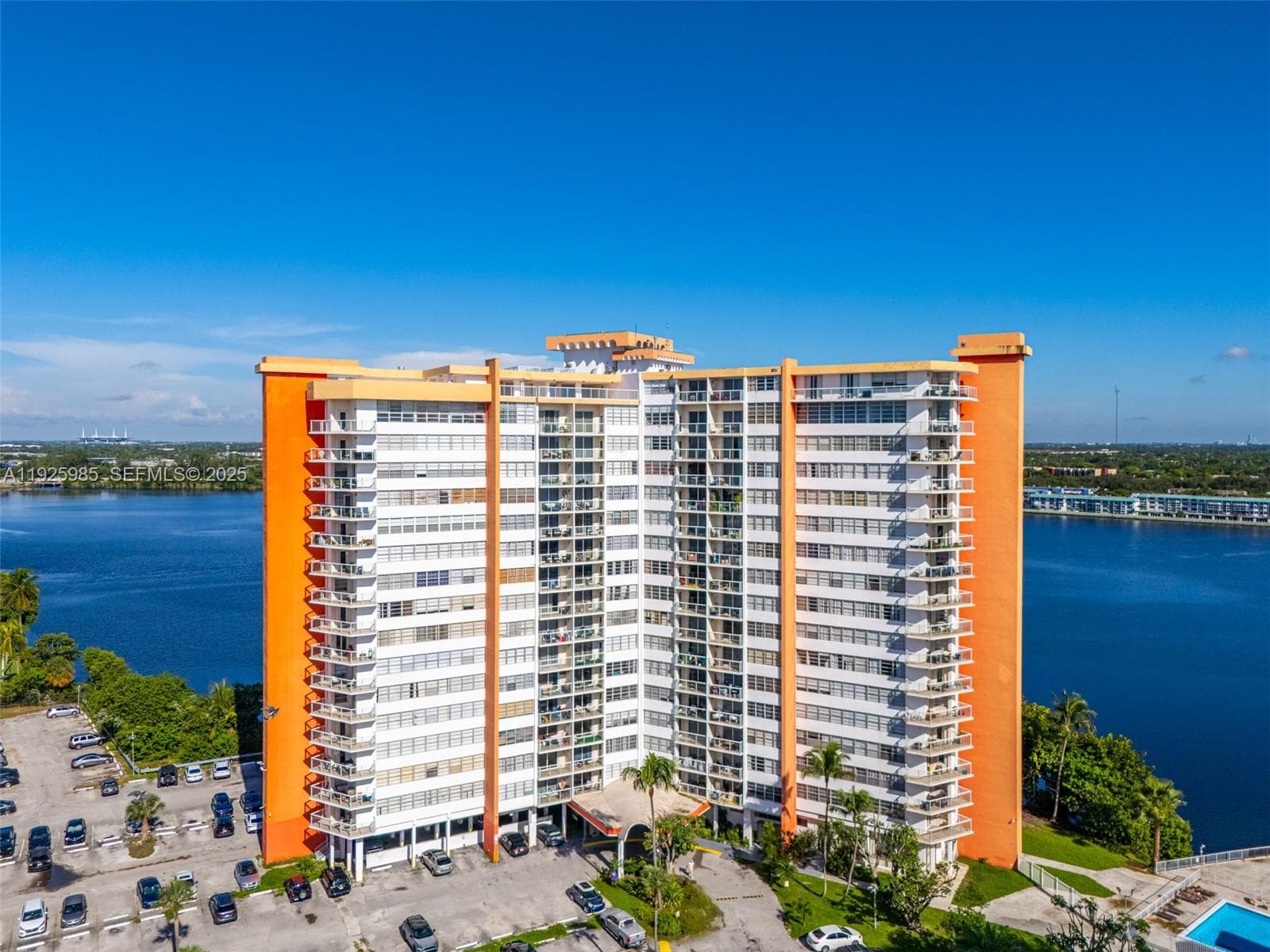 BUCKLEY TOWERS CONDO · #1523W in Miami - Photo 4