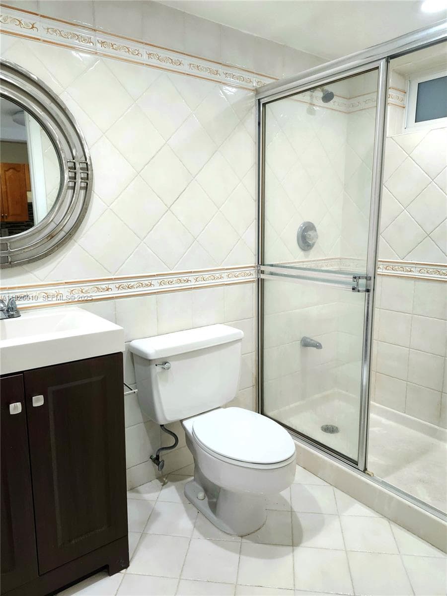 WEST BAY GARDENS CONDO · #312 in Miami Beach - Photo 17