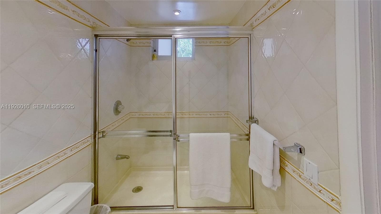 WEST BAY GARDENS CONDO · #312 in Miami Beach - Photo 5