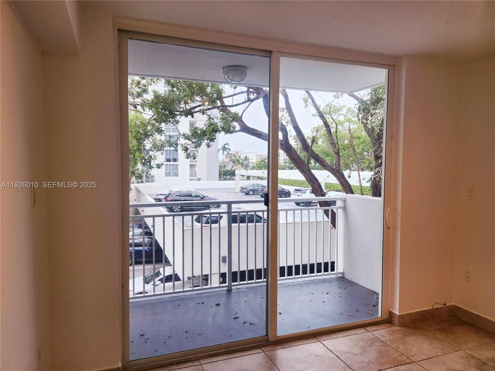 WEST BAY GARDENS CONDO · #312 in Miami Beach - Photo 9