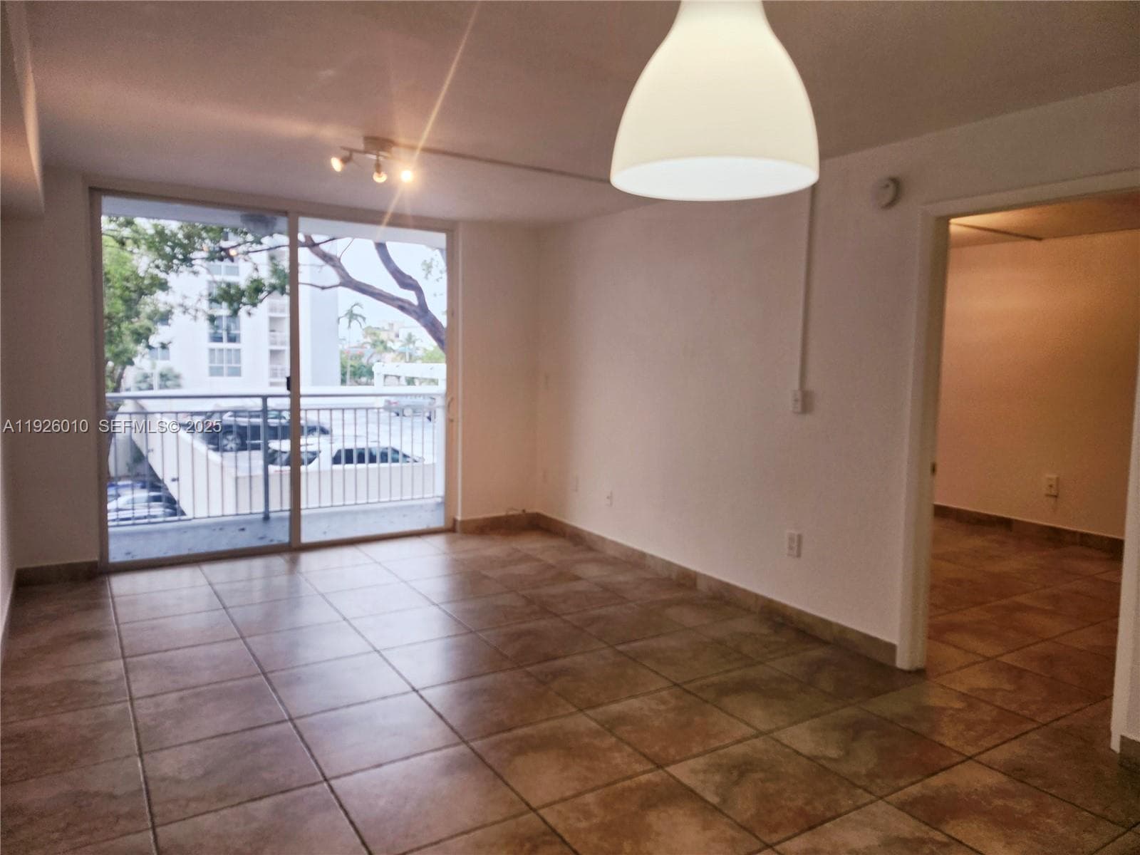 WEST BAY GARDENS CONDO · #312 in Miami Beach - Photo 8