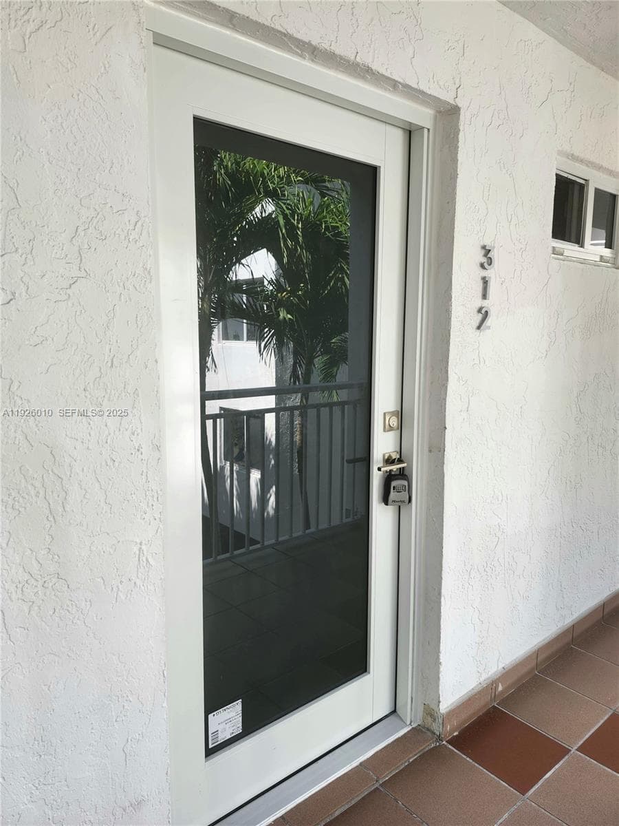 WEST BAY GARDENS CONDO · #312 in Miami Beach - Photo 25