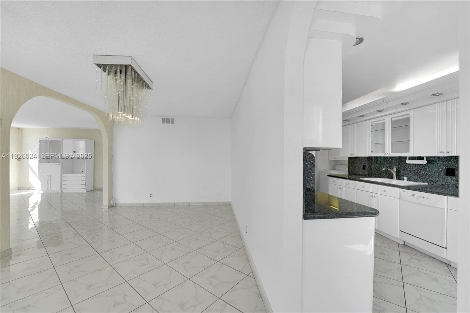 The Malaga · #16B in Hallandale Beach - Photo 12