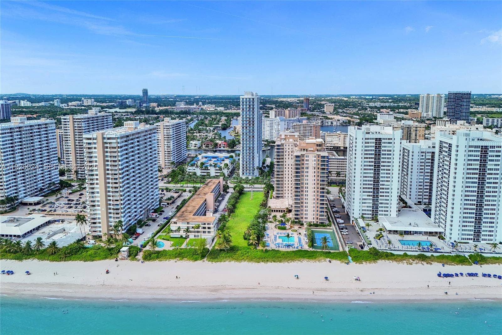 The Malaga · #16B in Hallandale Beach - Photo 57