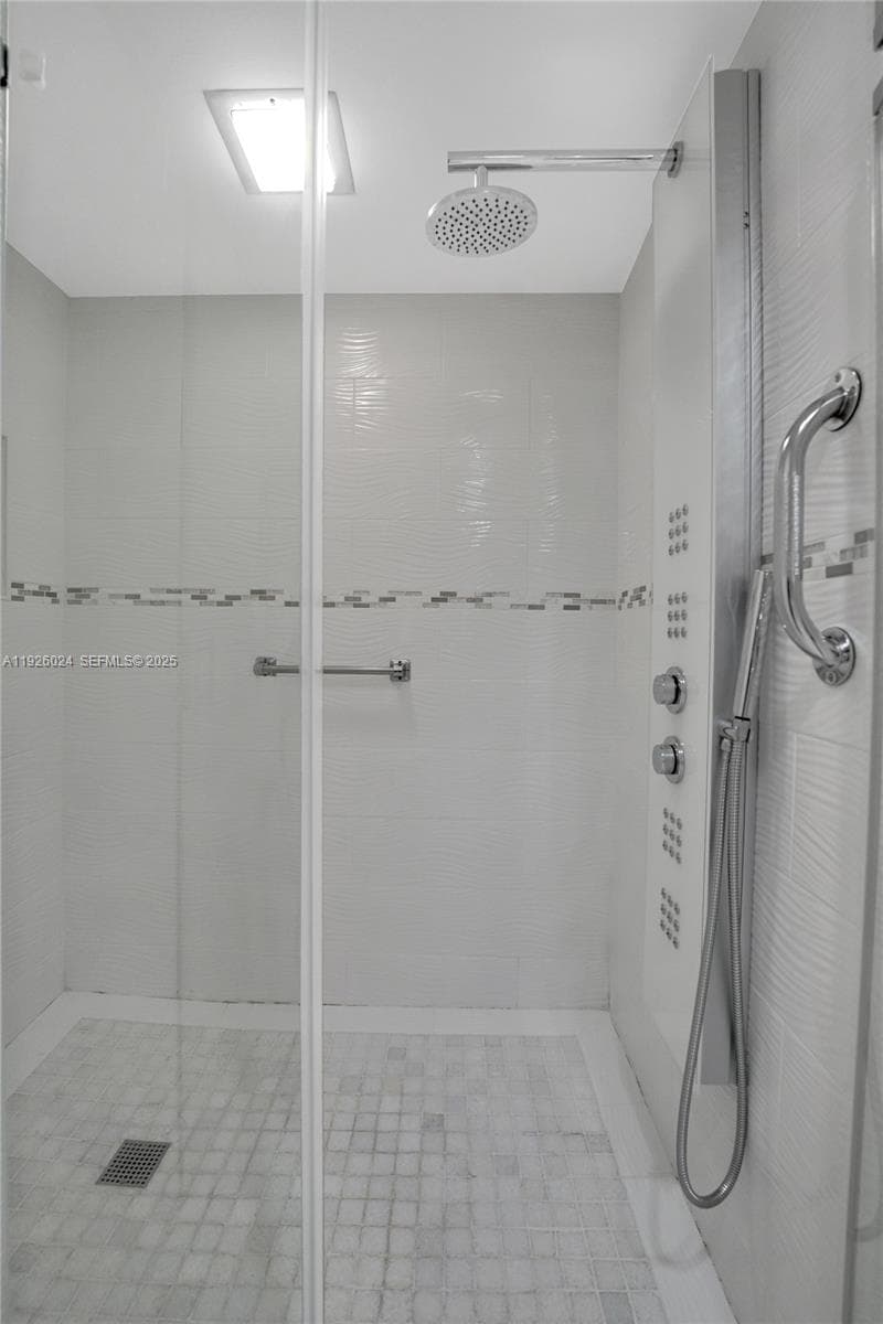 The Malaga · #16B in Hallandale Beach - Photo 34