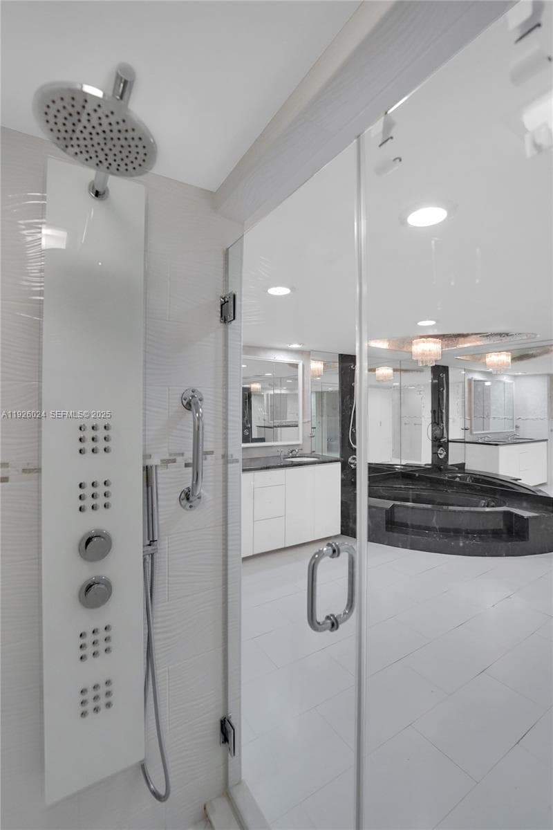 The Malaga · #16B in Hallandale Beach - Photo 35