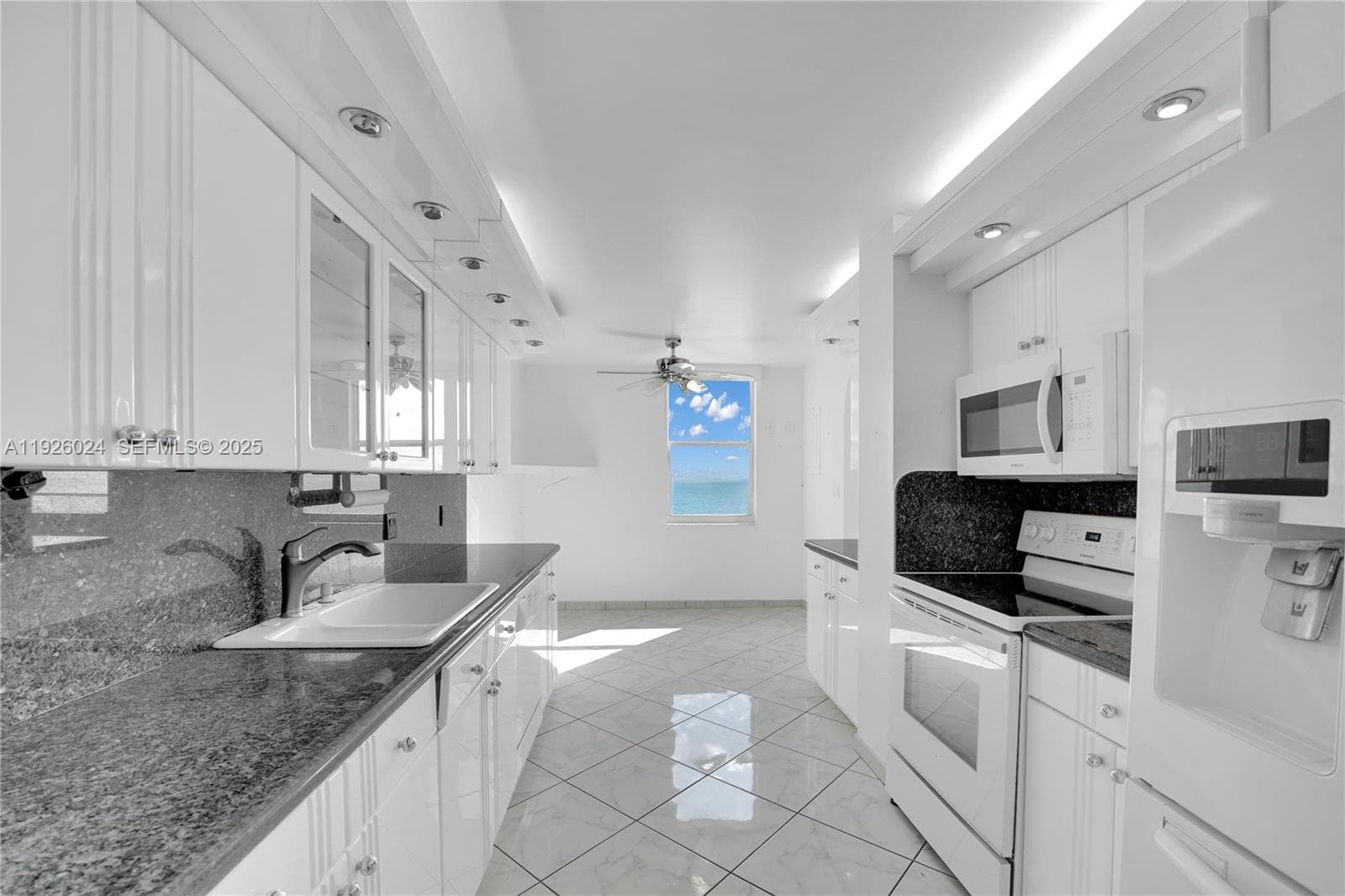 The Malaga · #16B in Hallandale Beach - Photo 8