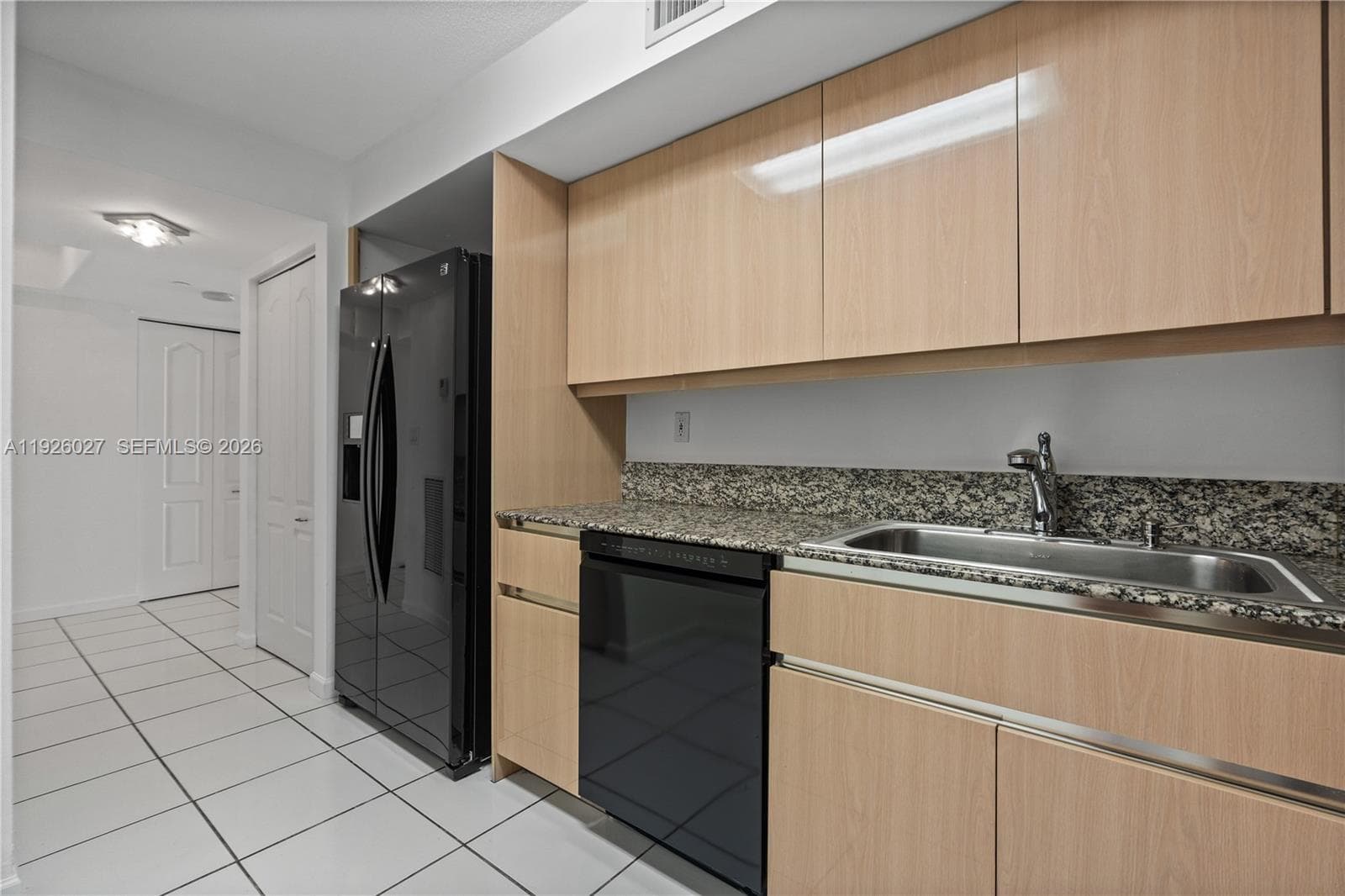 LEXCELLENCE CONDO · #707 in Miami Beach - Photo 26