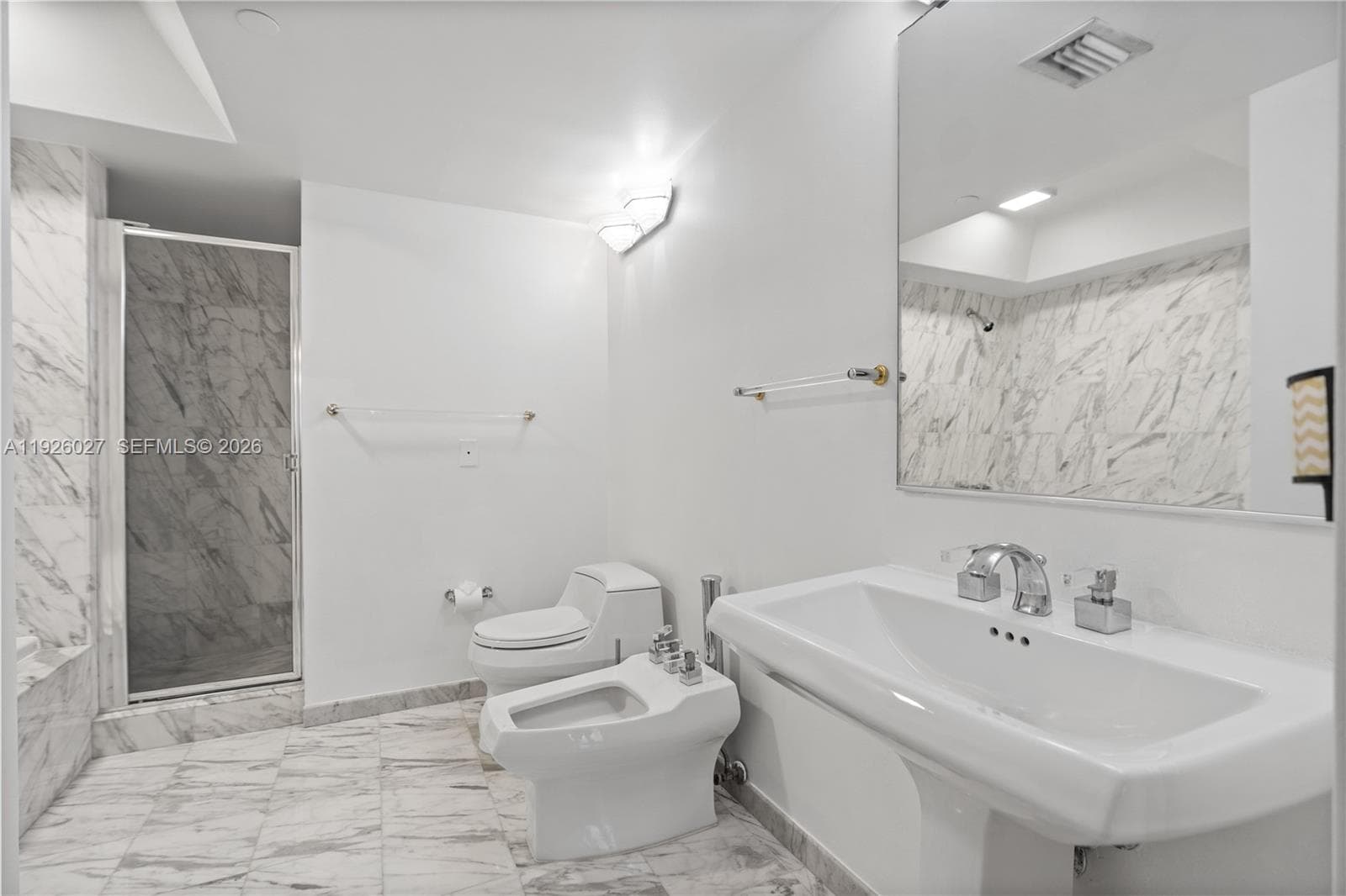 LEXCELLENCE CONDO · #707 in Miami Beach - Photo 39