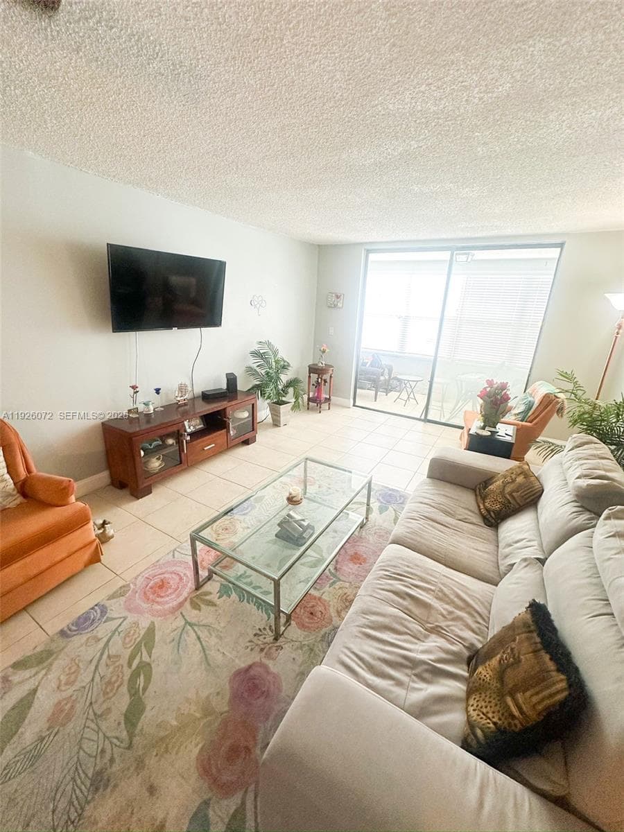 Somerset · #400K in Lauderdale Lakes - Photo 6