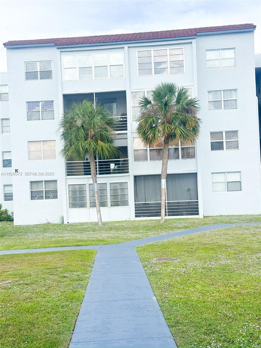 Somerset · #400K in Lauderdale Lakes - Photo 17
