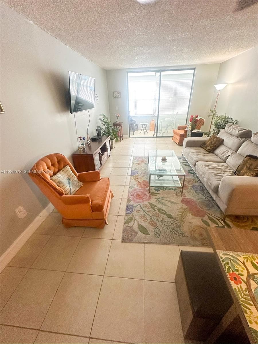 Somerset · #400K in Lauderdale Lakes - Photo 7
