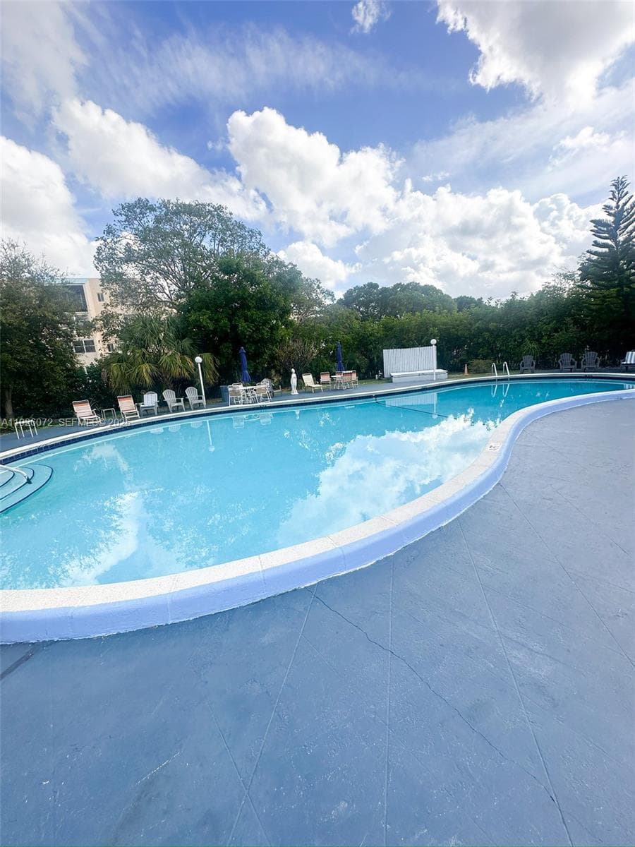 Somerset · #400K in Lauderdale Lakes - Photo 1