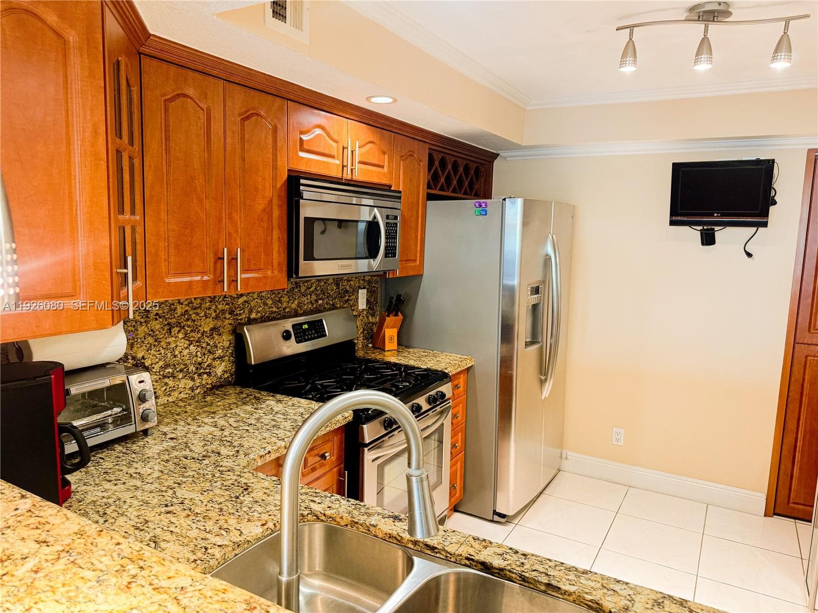 Parker Tower Condo · #210 in Hallandale Beach - Photo 63
