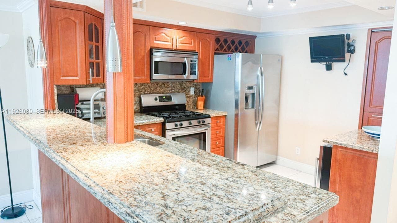 Parker Tower Condo · #210 in Hallandale Beach - Photo 18