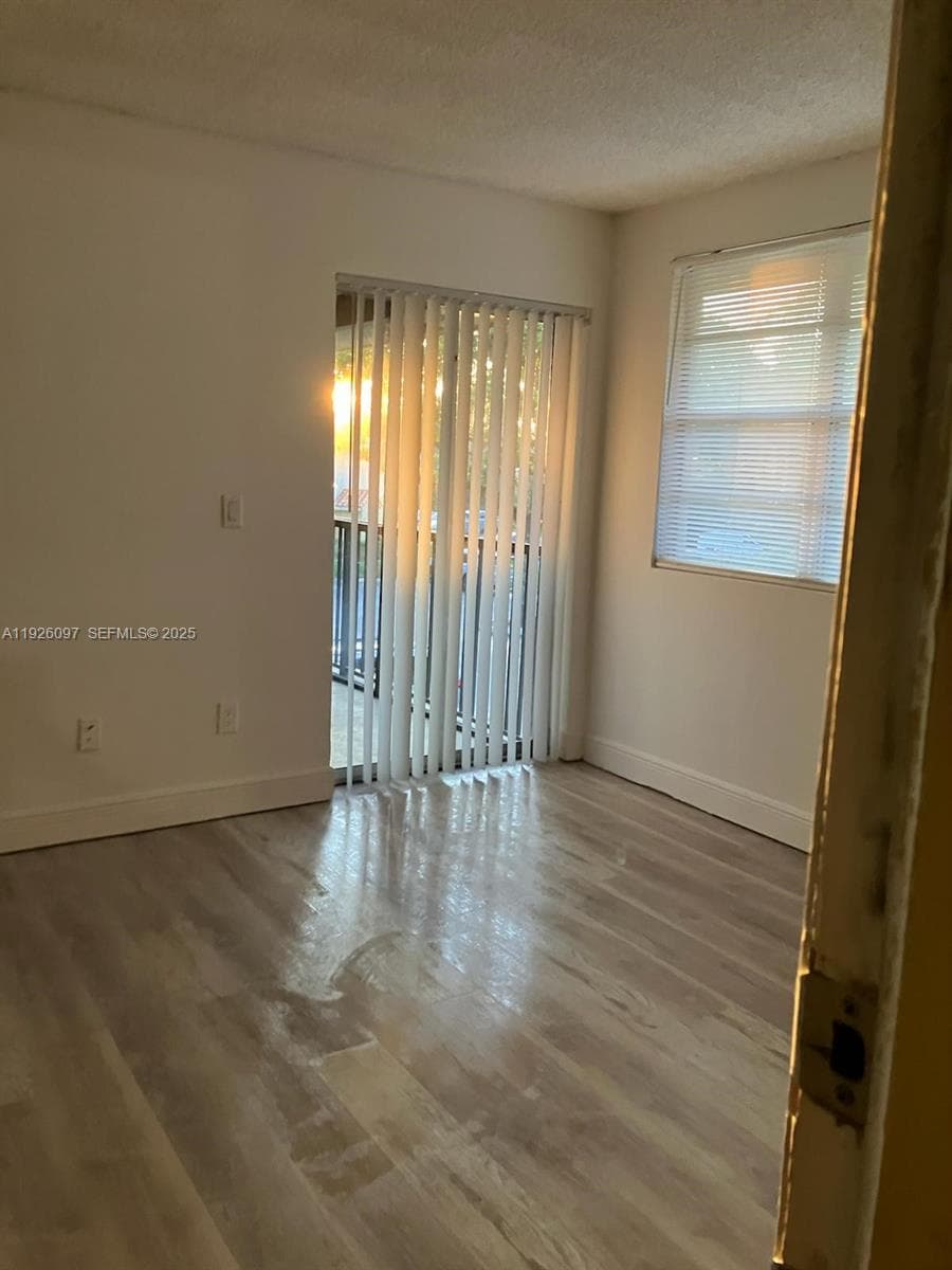 ROYAL POINCIANA CONDO · #806 in Pompano Beach - Photo 2