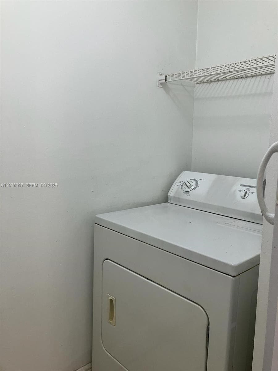 ROYAL POINCIANA CONDO · #806 in Pompano Beach - Photo 8