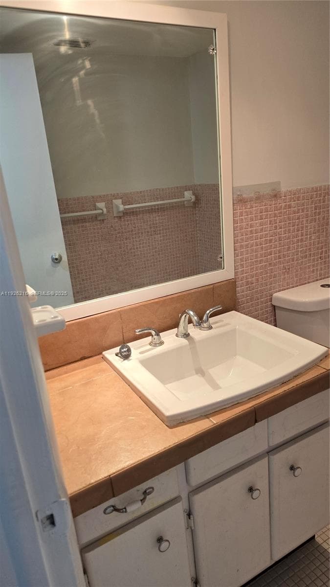 SUTTON HOUSE CONDO · #52 in North Miami - Photo 9