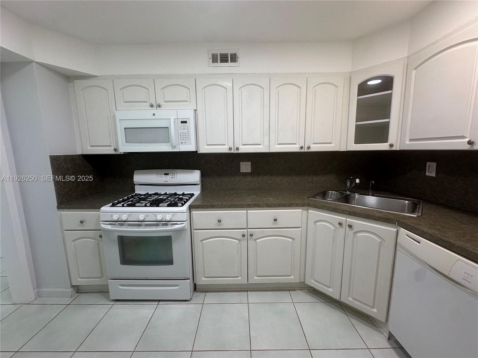 PARKER PLAZA CONDO ESTATE · #1705 in Hallandale Beach - Photo 13