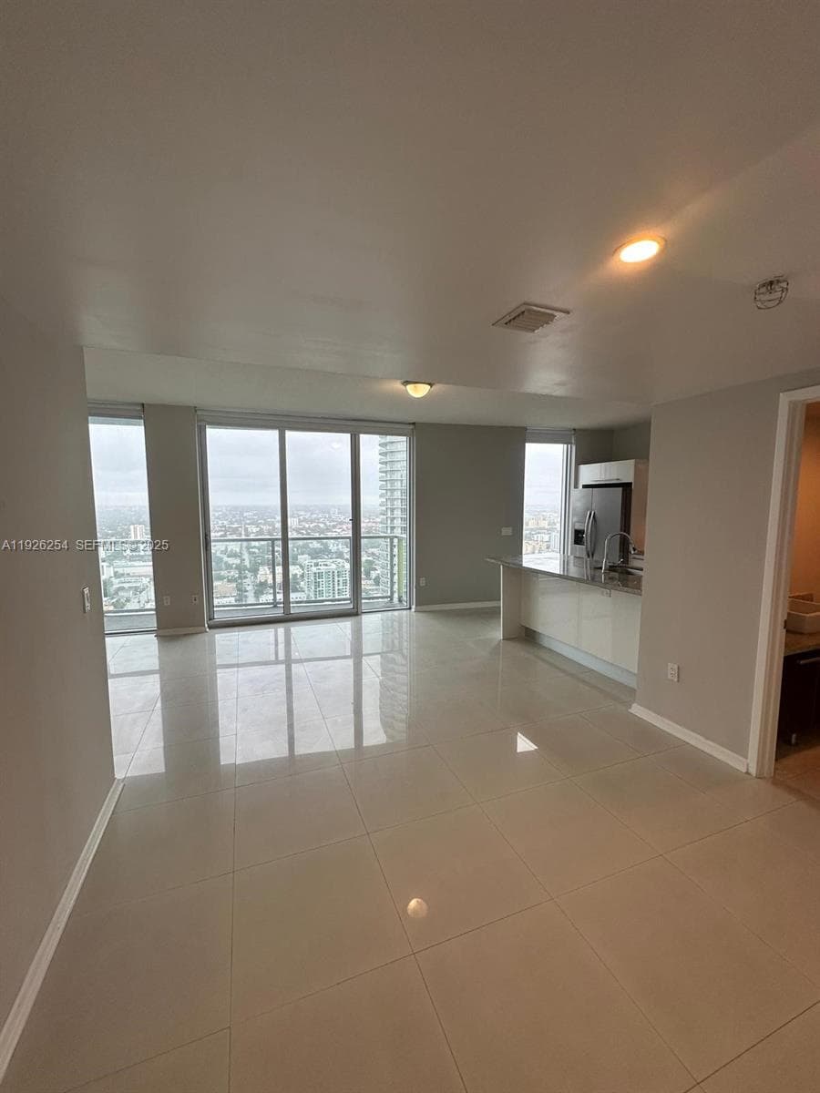 Latitude on the River · #3400 in Miami - Photo 2
