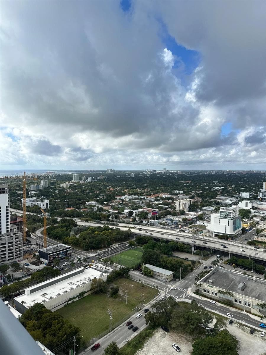 Latitude on the River · #3400 in Miami - Photo 8
