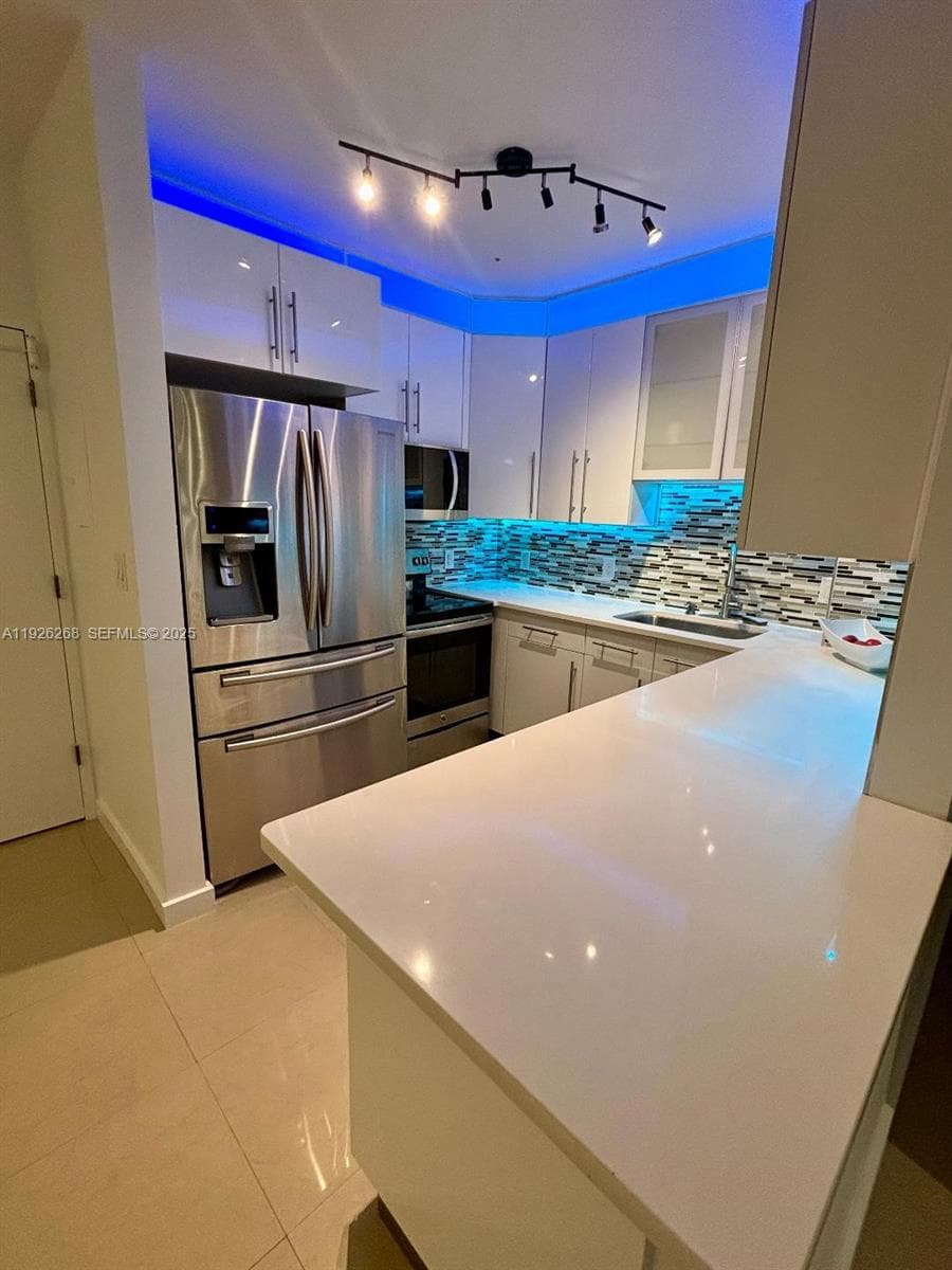 PARKVIEW POINT CONDO · #1R in Miami Beach - Photo 6