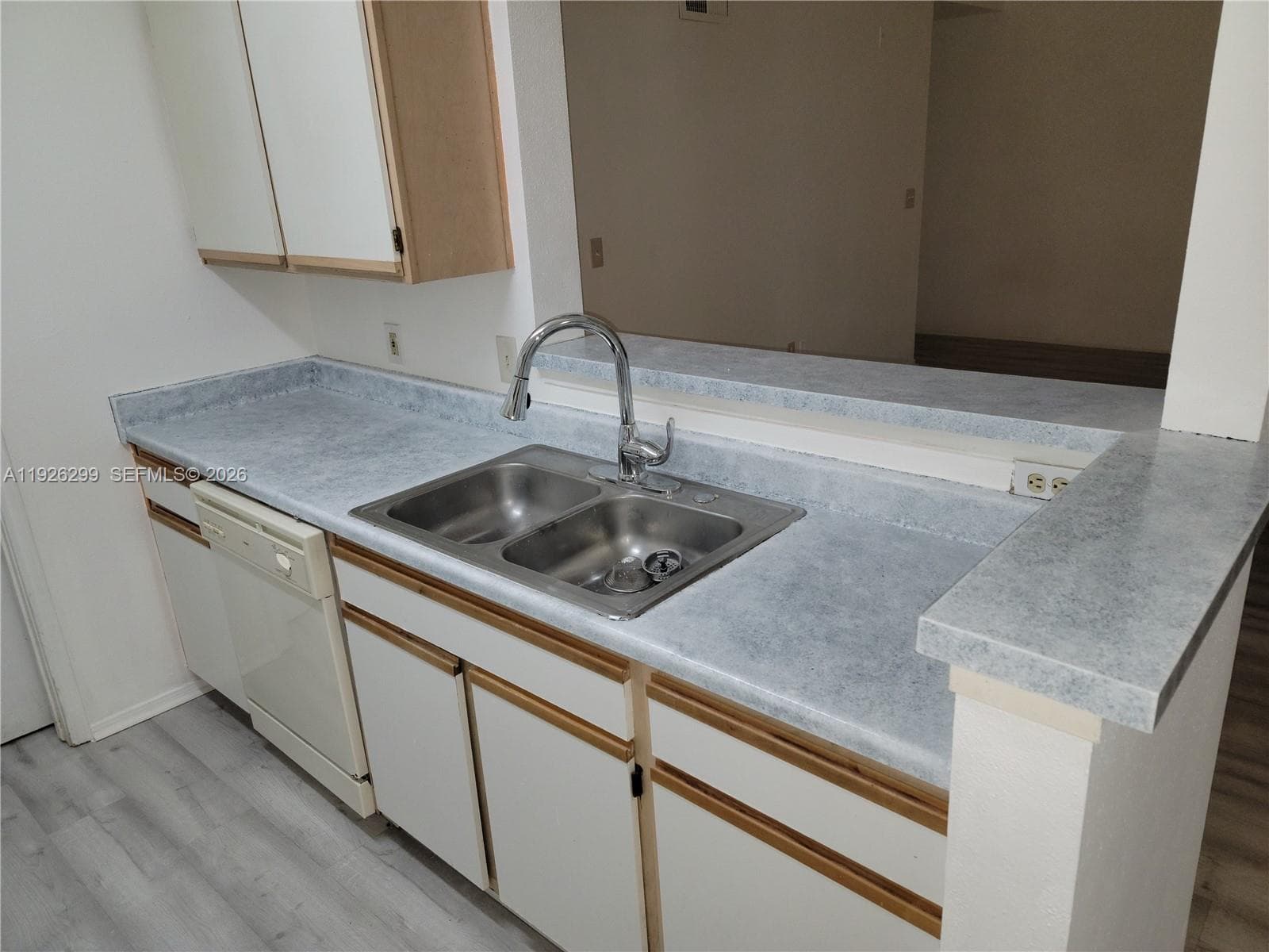 SAILBOAT POINTE CONDO · #1011 in Oakland Park - Photo 4
