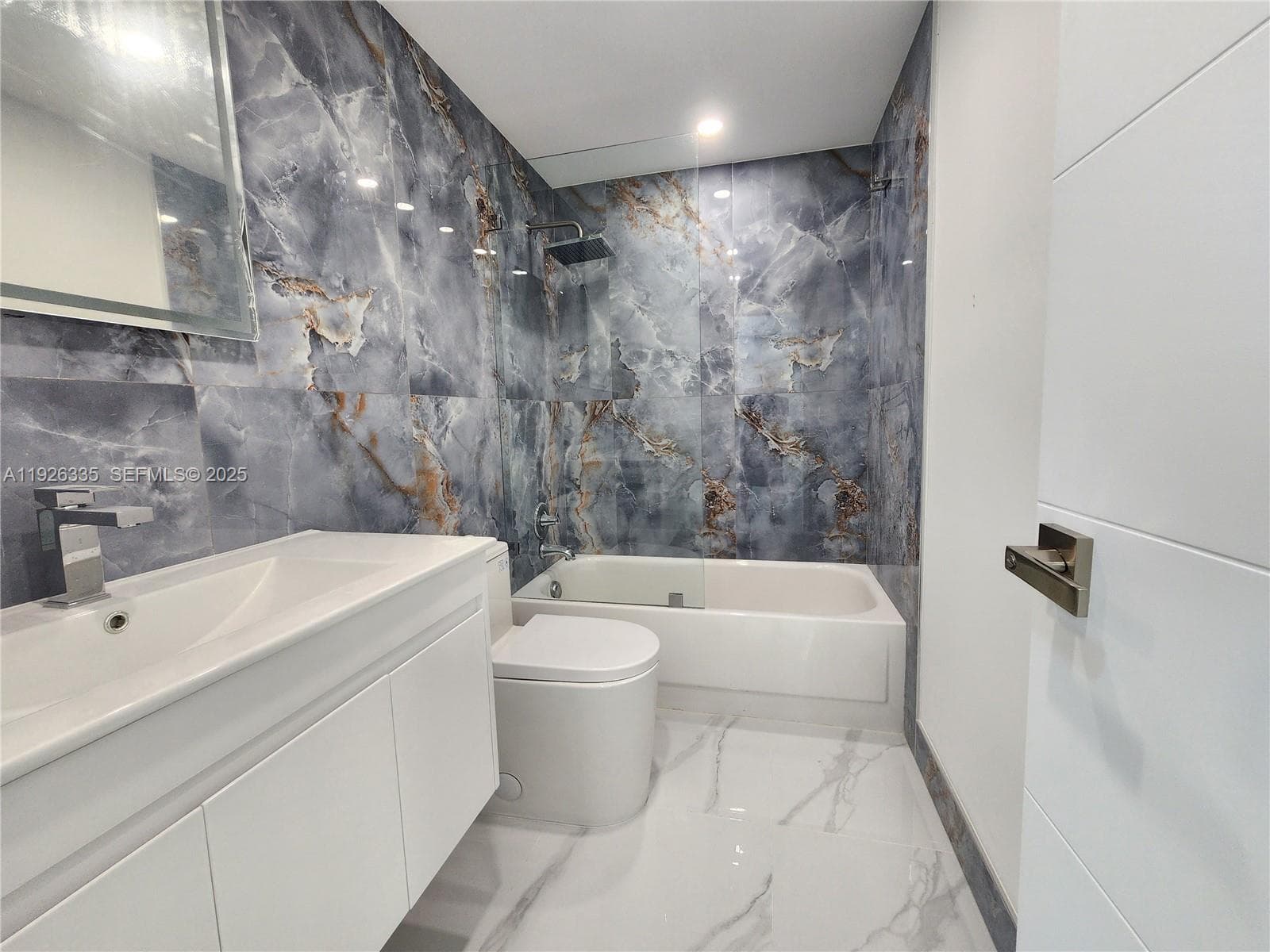 Alexander Towers · #716 in Hollywood - Photo 23