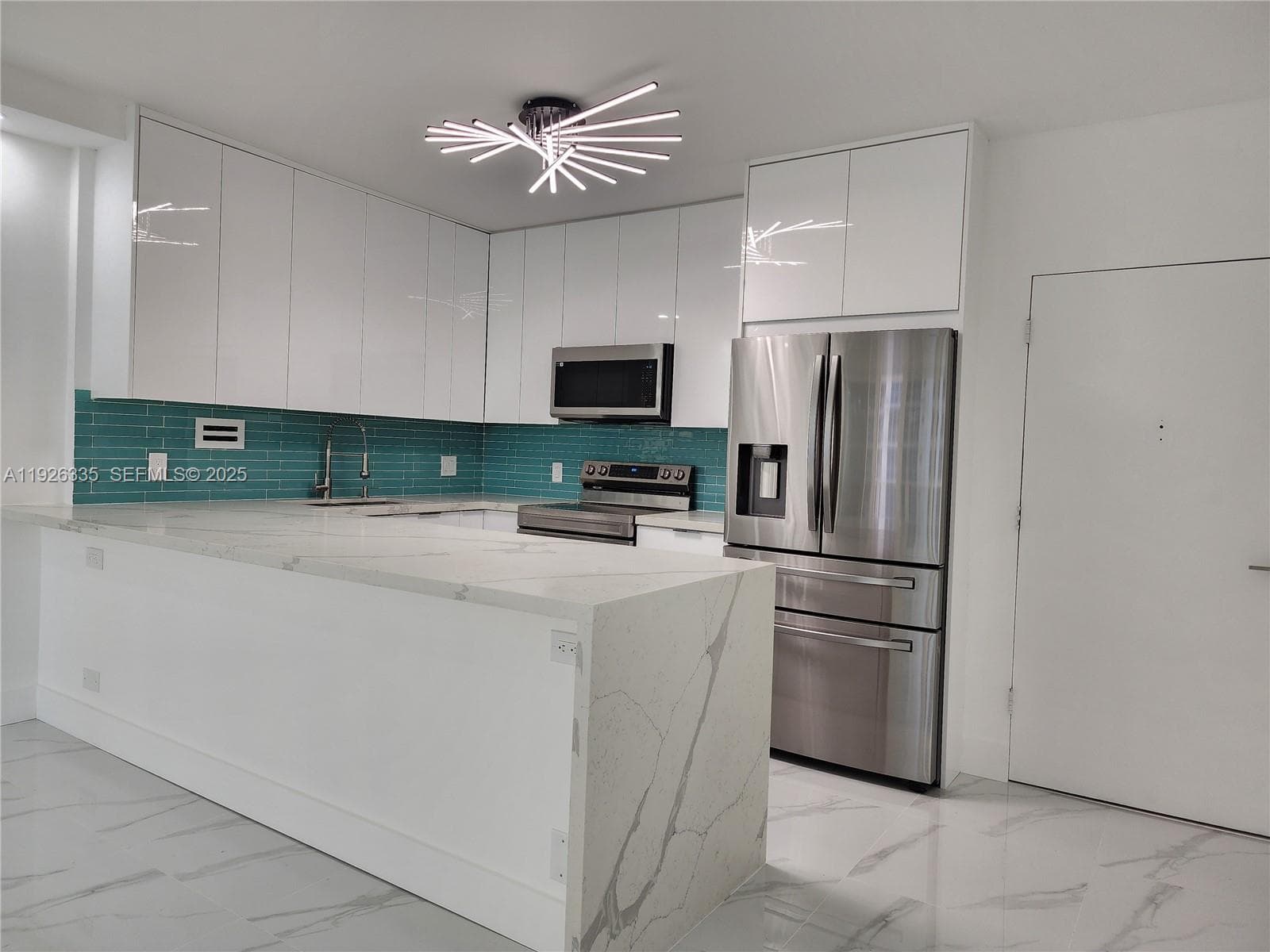 Alexander Towers · #716 in Hollywood - Photo 7