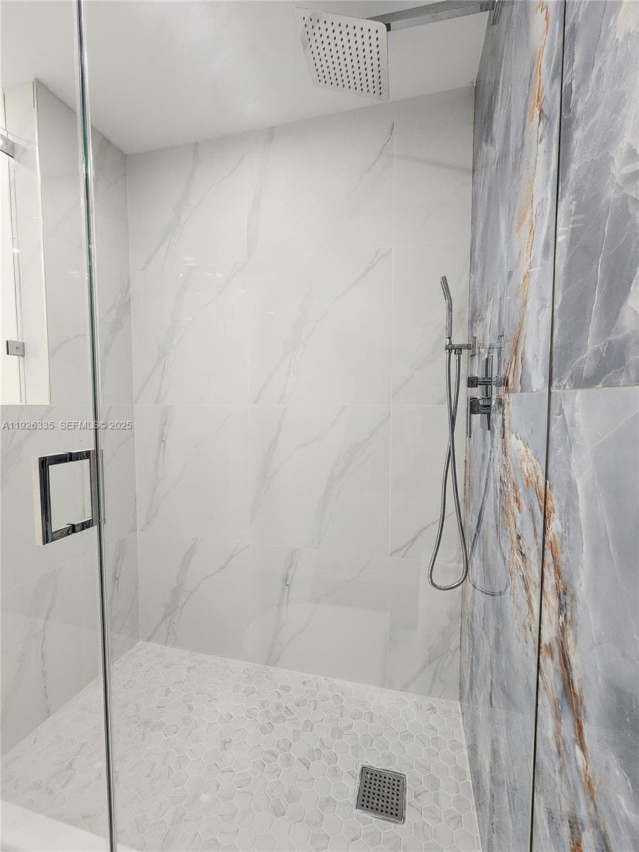 Alexander Towers · #716 in Hollywood - Photo 19