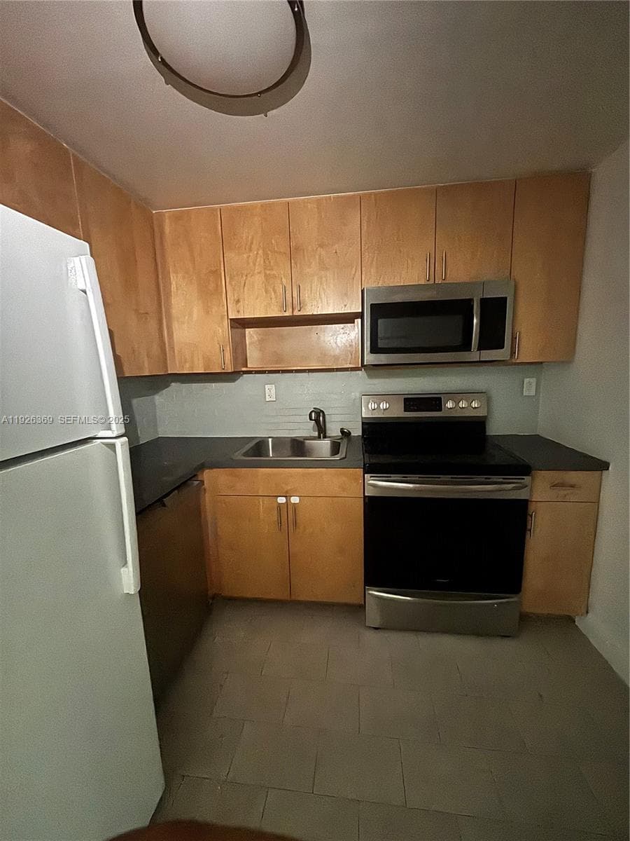 1818 Meridian House · #4J in Miami Beach - Photo 6
