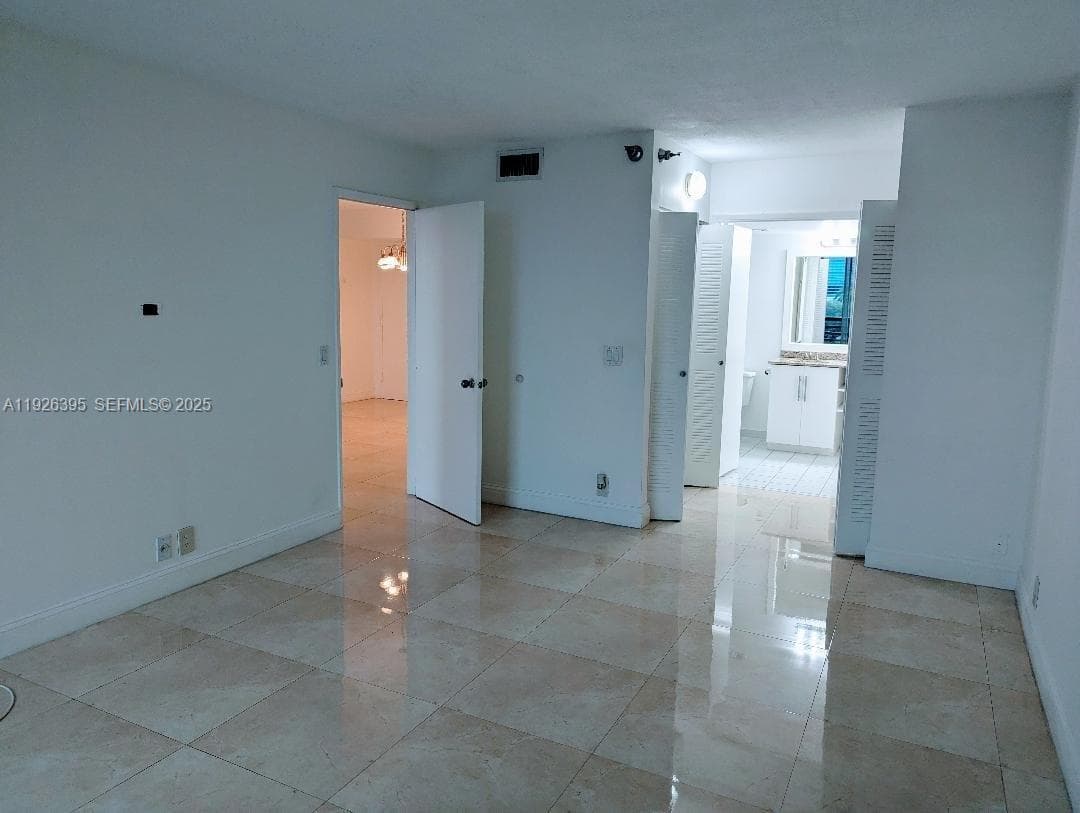 PARC CENTRAL AVENTURA SOU · #505 in Aventura - Photo 8