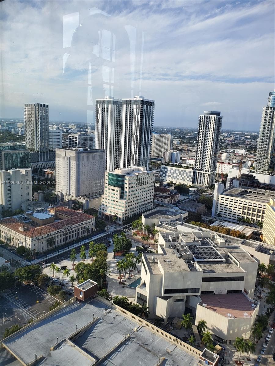 Loft Downtown II · #1907 in Miami - Photo 7