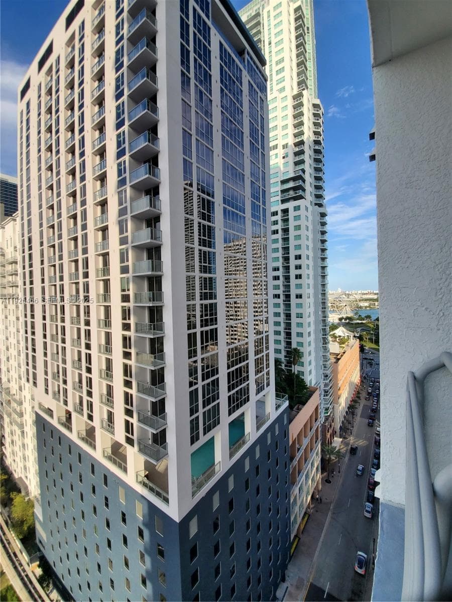 Loft Downtown II · #1907 in Miami - Photo 9