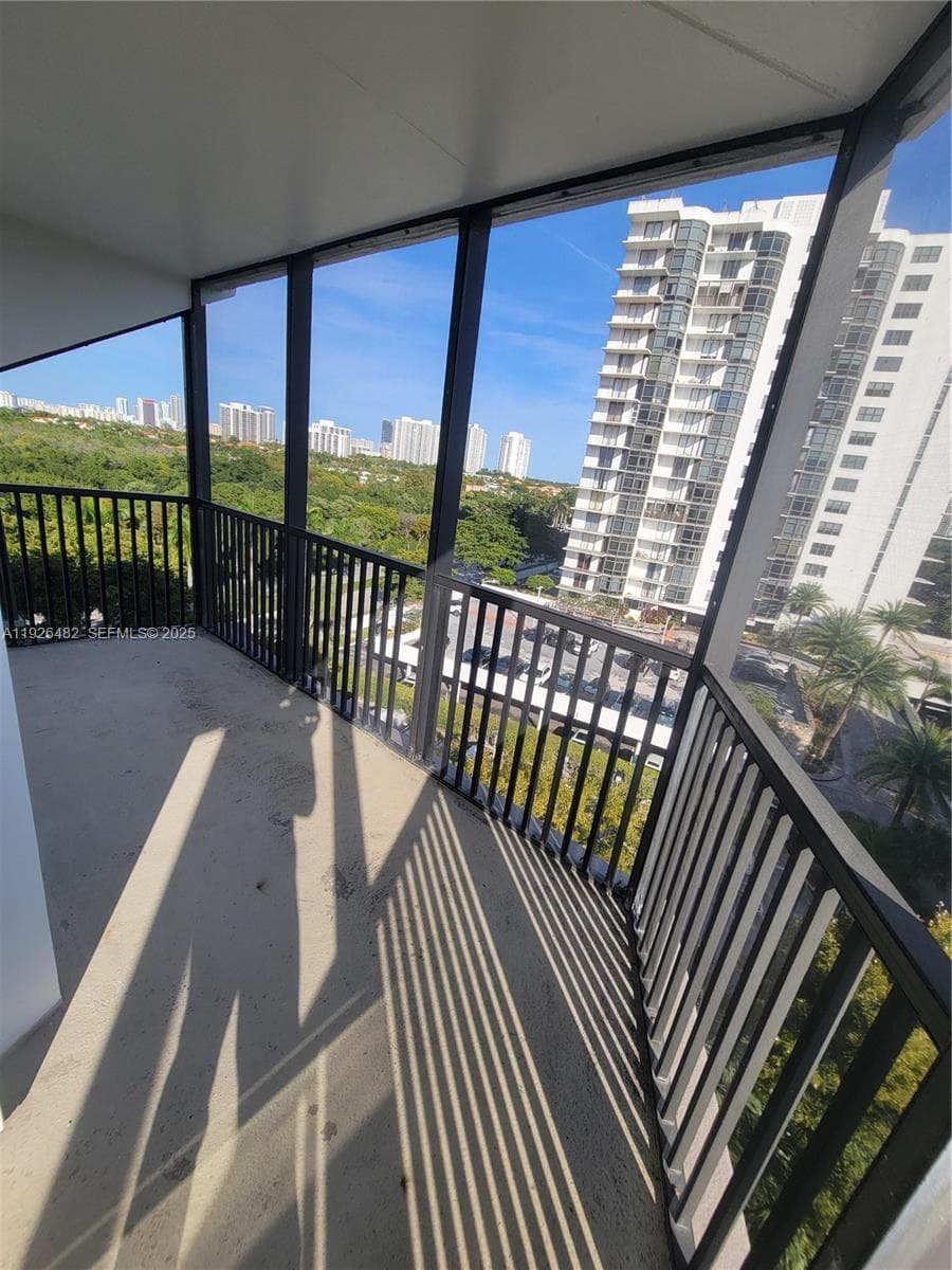 BRAVURA I CONDO · #811 in Aventura - Photo 18