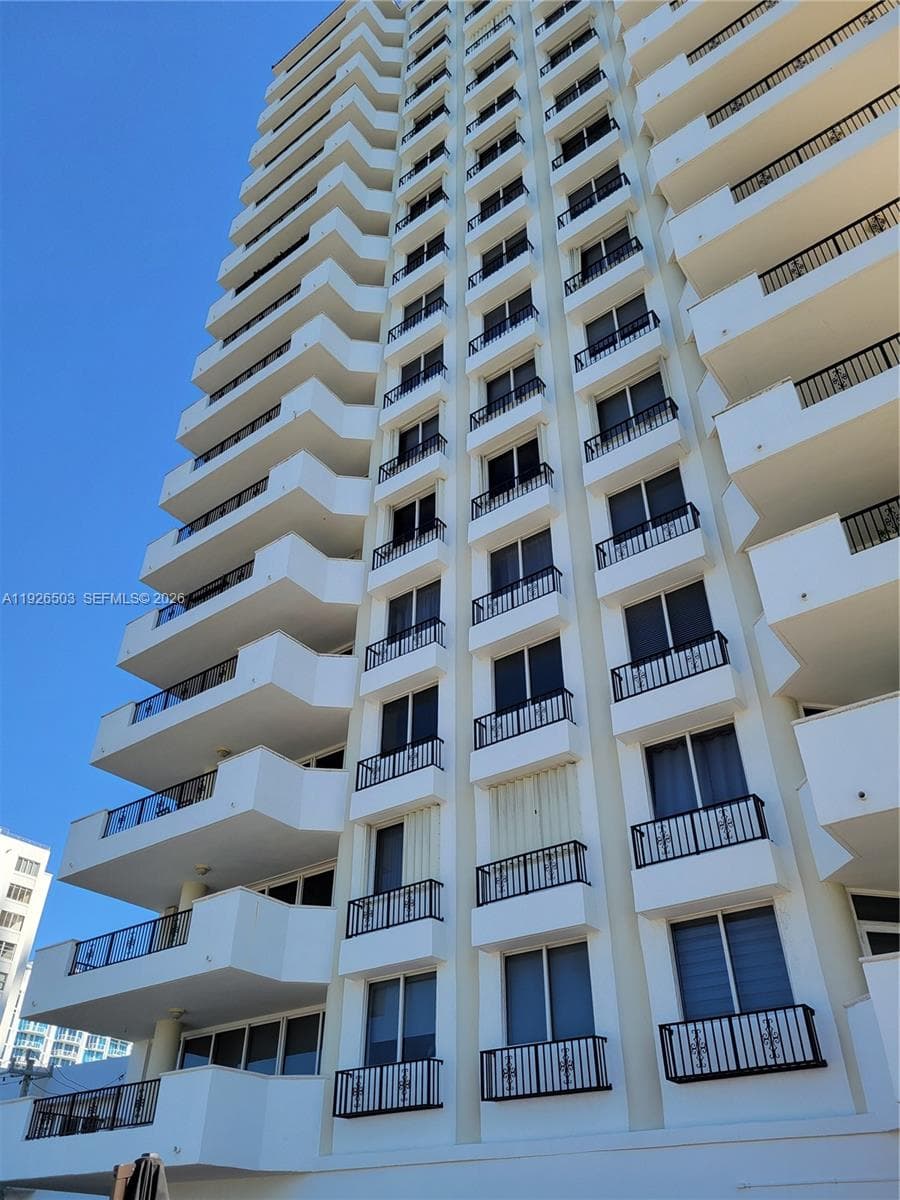 Florida Towers Condo · #1802 in Miami Beach - Photo 2
