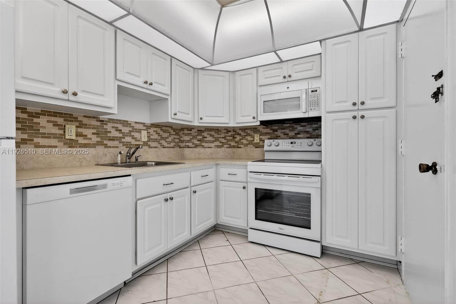 ARLEN HOUSE CONDOUNIT · #202 in Sunny Isles Beach - Photo 8