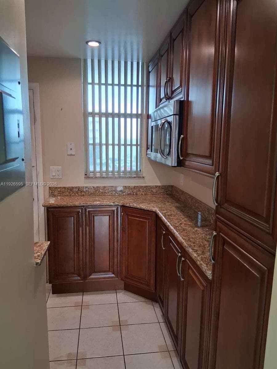 Point East · #L302 in Aventura - Photo 3