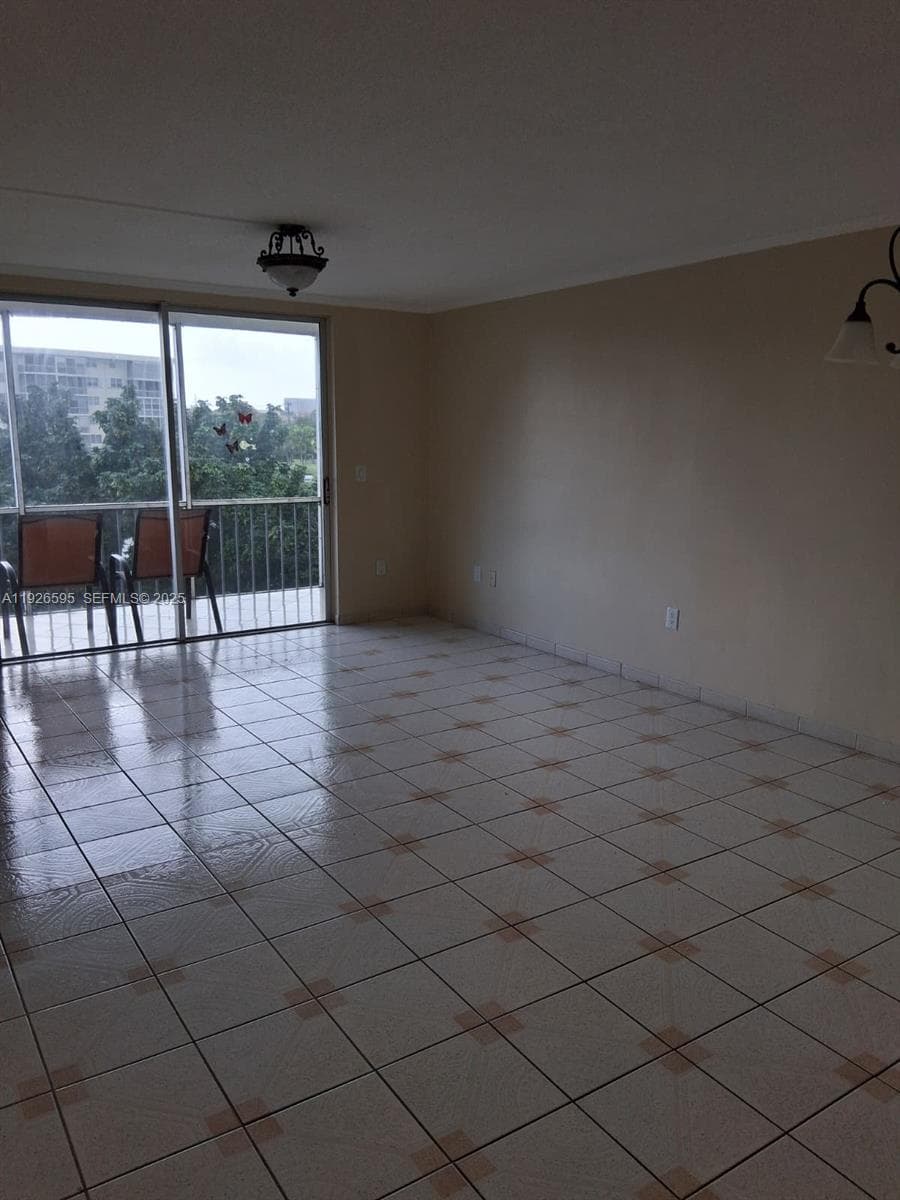 Point East · #L302 in Aventura - Photo 9