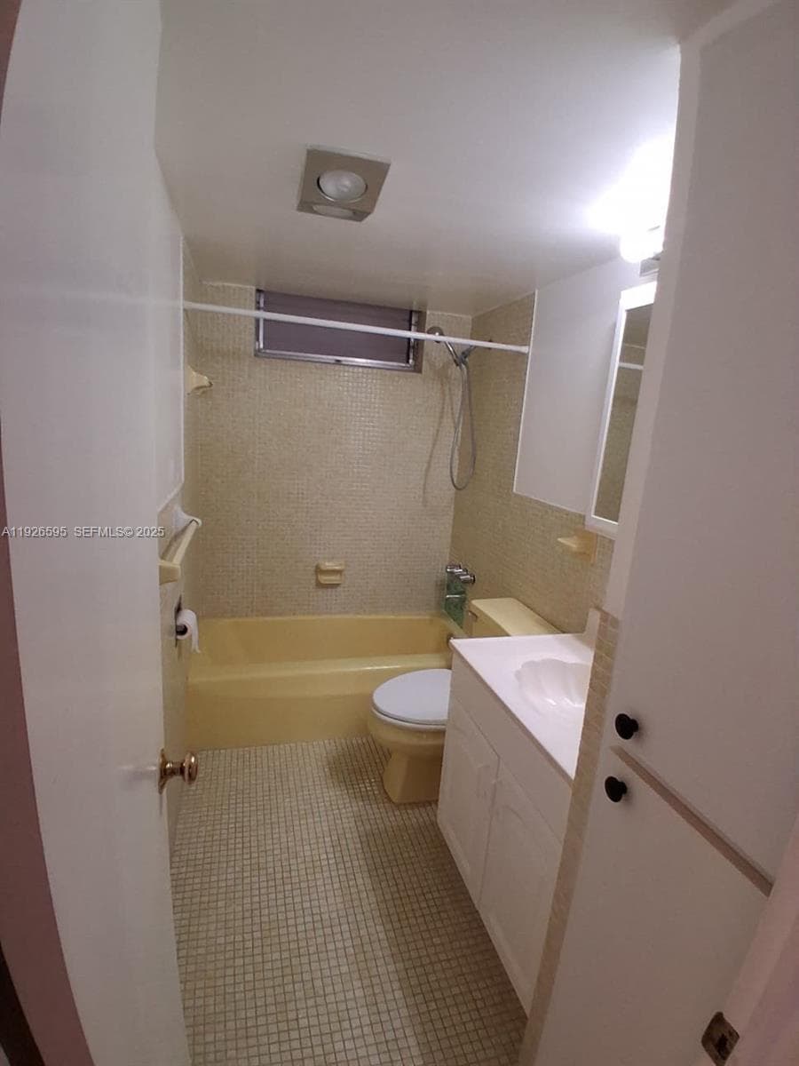 Point East · #L302 in Aventura - Photo 14