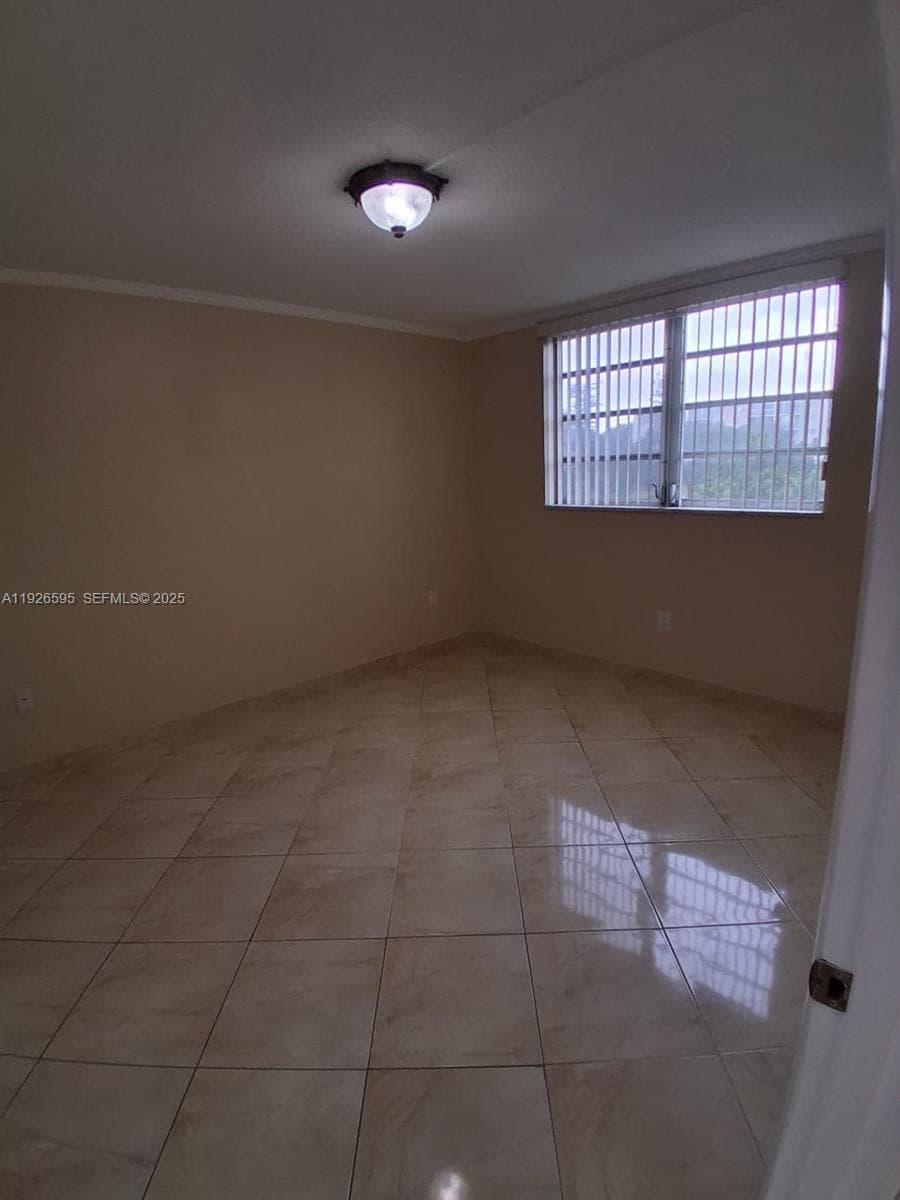 Point East · #L302 in Aventura - Photo 11