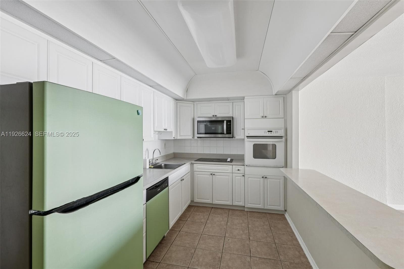OCEANVIEW BUILDING A COND · #1602 in Sunny Isles Beach - Photo 13
