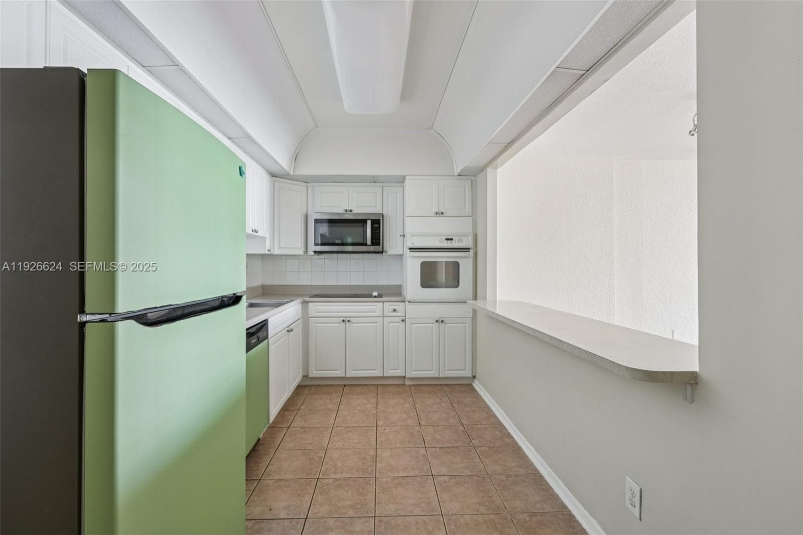 OCEANVIEW BUILDING A COND · #1602 in Sunny Isles Beach - Photo 12