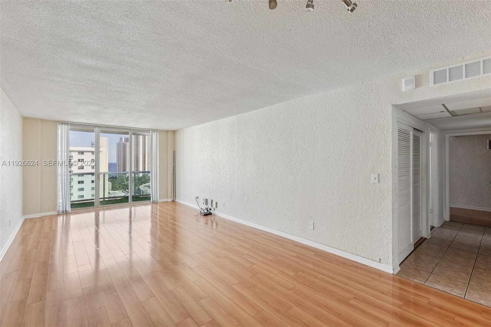 OCEANVIEW BUILDING A COND · #1602 in Sunny Isles Beach - Photo 7