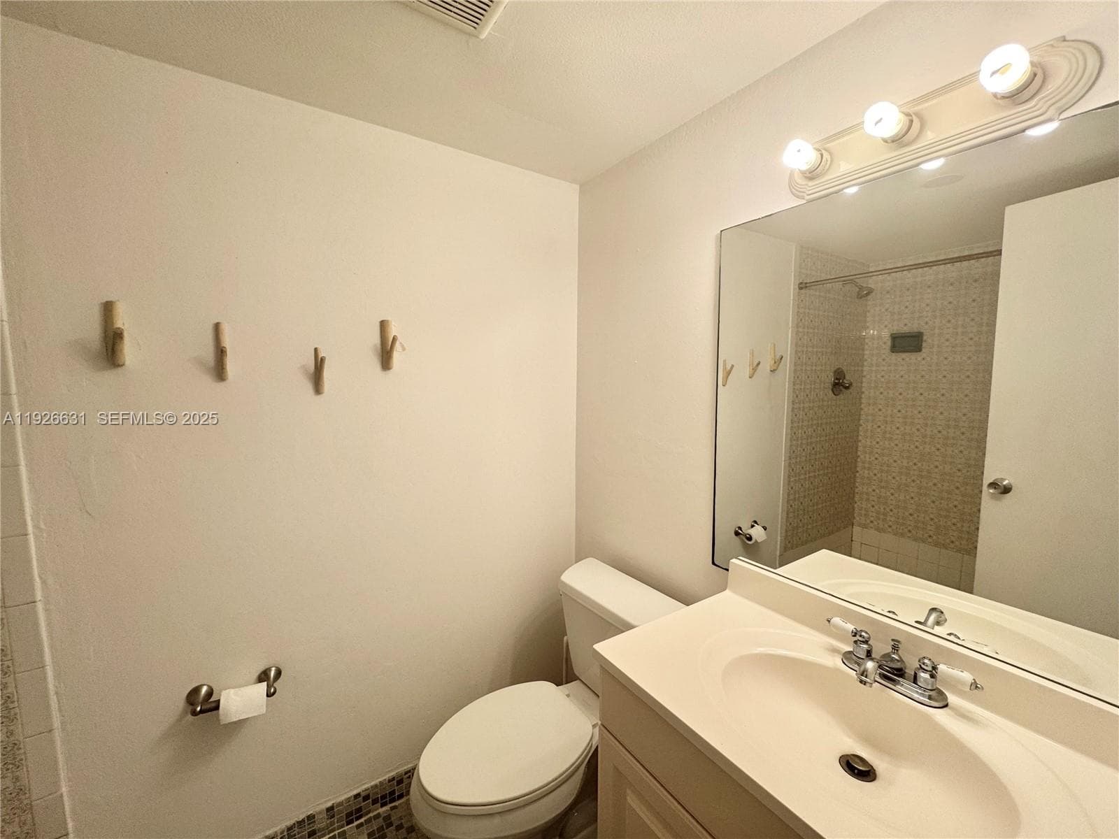PINE TOWER CONDO · #201 in North Miami Beach - Photo 20